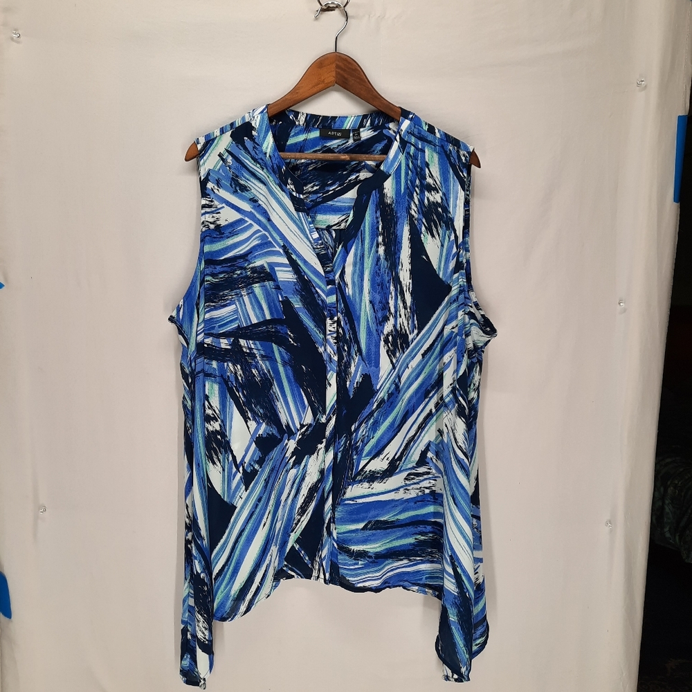 Apt.9 sleeveless blue patterned blouse